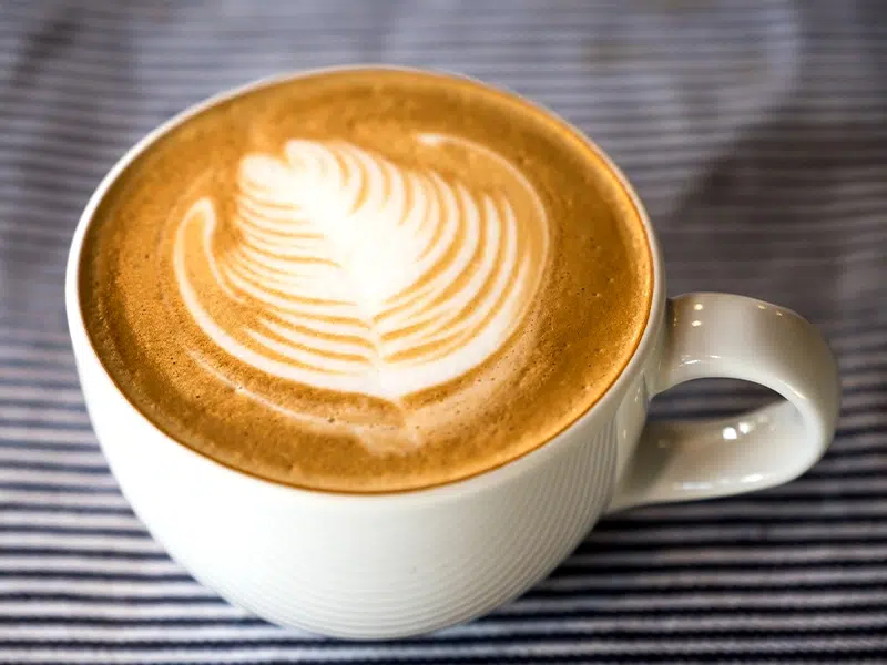 sabes-como-hacer-latte-art-aprende-a-dominar-esta-tecnica